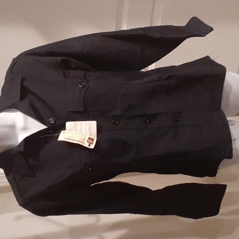 NWT Flying Cross Ladies Size 30 navy long sleeve uniform shirt. Police/fire.